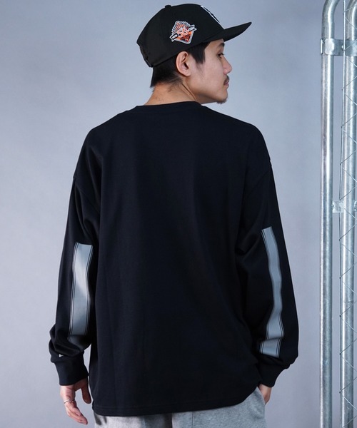 NEW ERA(ニューエラ)の「【ムラサキスポーツ別注】NEW ERA/ニューエラ オーバーサイズ バックプリントロンT クルーネックTシャツ/吸汗速乾 UVカット 14121999/14306821/14306822(Tシャツ/カットソー・メンズ・ブラック×ホワイト/ホワイト×ブラック・M/L/XL/2XL)」の13枚目の写真