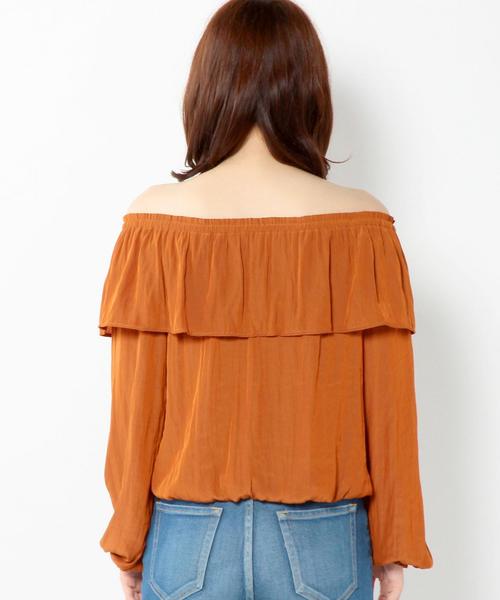 Another Edition（アナザーエディション）の「オフショルダーブラウス/AEFC  OFF SHOULDER BL◆（シャツ/ブラウス・レディース・オフホワイト/ブラック/ブラウン・フリー）」の4枚目の写真