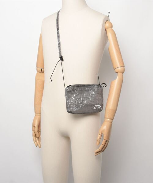 CMF OUTDOOR GARMENT(シーエムエフアウトドアガーメント)の「CMF OUTDOOR GARMENT/シーエムエフ アウトドアガーメント SMART PAC WITH DYNEEMA(ショルダーバッグ・メンズ・グレー・F)」の6枚目の写真