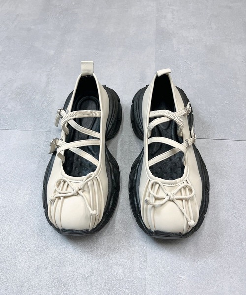 sevens(セブンズ)の「【sevens】レースアップリボンスニーカー(スニーカー・レディース・ブラック/ホワイト・24/23.5/23)」の4枚目の写真