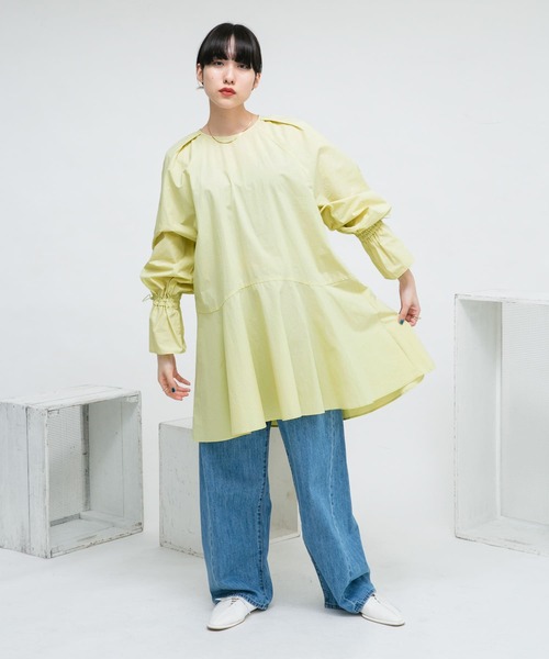 KBF（ケイビーエフ）の「ドロストスリーブフレアミニワンピース（ワンピース・レディース・グリーン/アイボリー/ネイビー・ONE）」の2枚目の写真