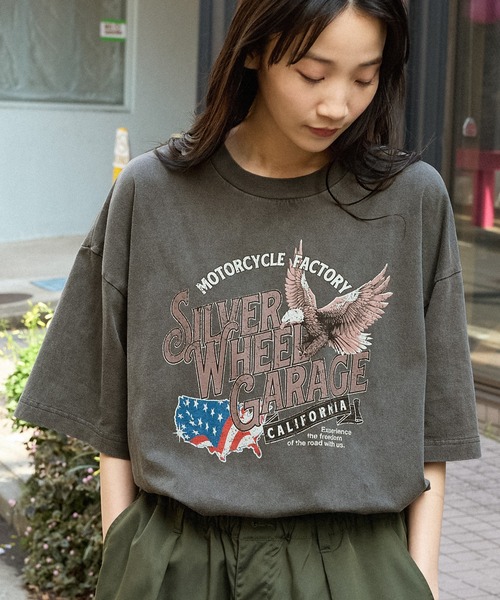 MONO-MART（モノマート）の「ヴィンテージ加工アソートデザインビッグ半袖Tシャツ（Tシャツ/カットソー・レディース・ネイビー系/ホワイト系/ブラック系2/ホワイト系3/ブラック/ブラウン系/ホワイト系2/ブラック系/ダークブラウン/ブラック系3/ダークネイビー/オフホワイト/ネイビー系2・L/M）」の6枚目の写真