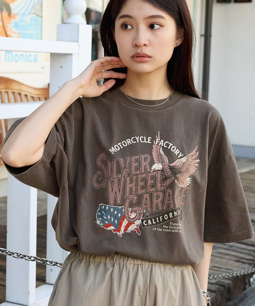 MONO-MART（モノマート）の「ヴィンテージ加工アソートデザインビッグ半袖Tシャツ（Tシャツ/カットソー・レディース・ネイビー系/ホワイト系/ブラック系2/ホワイト系3/ブラック/ブラウン系/ホワイト系2/ブラック系/ダークブラウン/ブラック系3/ダークネイビー/オフホワイト/ネイビー系2・L/M）」の10枚目の写真