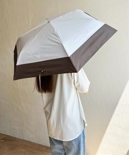 LBC(エルビーシー)の「ストレイタム折りたたみ傘 遮光(折りたたみ傘・レディース・ブラウン/グレー・FREE)」の3枚目の写真