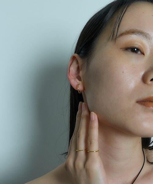 SMELLY（スメリー）の「SMELLY so’　thin hoop earring（イヤリング・レディース・ゴールド・-）」の4枚目の写真