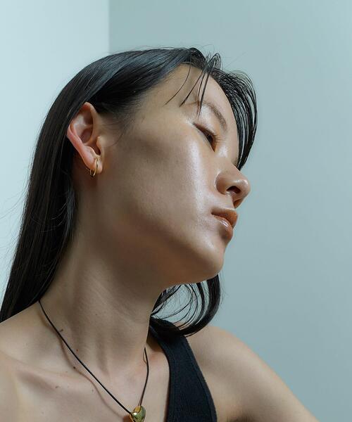 SMELLY（スメリー）の「SMELLY so’　thin hoop earring（イヤリング・レディース・ゴールド・-）」の5枚目の写真