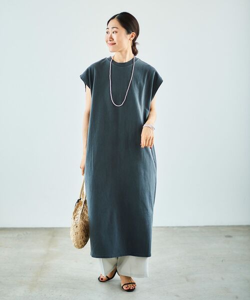 le.coeur blanc(ルクールブラン)の「STAR&STRIPEノースリーブワンピース(ワンピース・レディース・ベージュ/ダークグレー・38)」の1枚目の写真