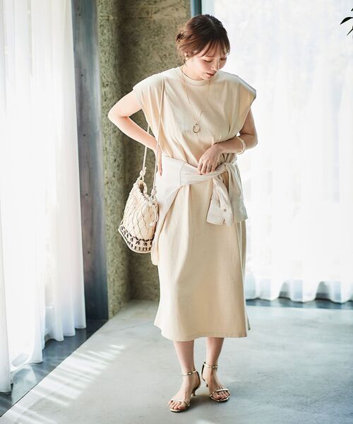 le.coeur blanc(ルクールブラン)の「STAR&STRIPEノースリーブワンピース(ワンピース・レディース・ベージュ/ダークグレー・38)」の5枚目の写真