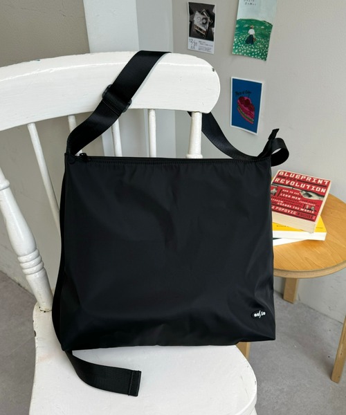 CIAOPANIC TYPY（チャオパニックティピー）の「【asis】ナイロンボディバッグ（ボディバッグ/ウエストポーチ・メンズ・ブラック/カーキ・ONE SIZE）」の2枚目の写真