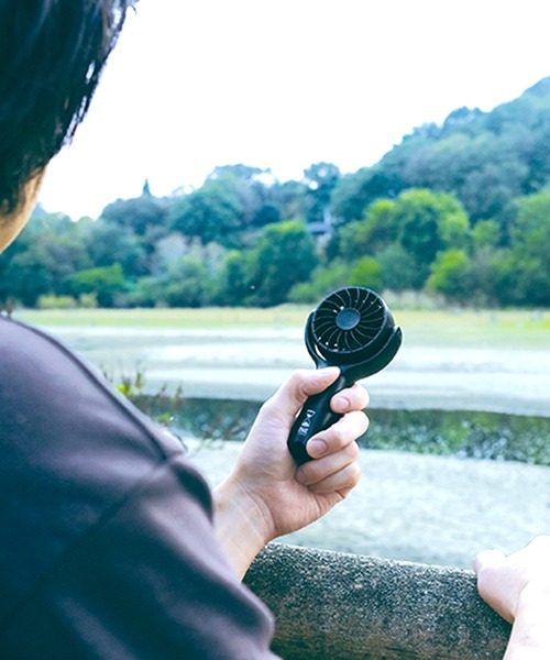 GLOBAL FORME CONCRETE（グローバルフォルムコンクリート）の「ブローウィン コンパクトハンディファン（生活家電・メンズ・ブラック/ブルー/ホワイト・FREE）」の7枚目の写真