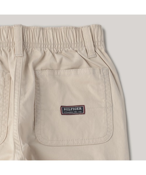 TOMMY HILFIGER(トミーヒルフィガー)の「BOYS モノタイプエンブロイドスケーターチノパンツ(チノパンツ・キッズ・ブルー/ベージュ・150cm/140cm/160cm/130cm)」の7枚目の写真