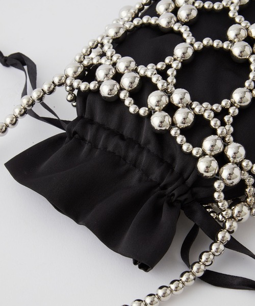 forksy.（フォルクシー）の「【forksy.】【オケージョン対応】巾着付きビーズミニバッグ（ハンドバッグ・レディース・シルバー/ホワイト/ブラック/シルバー系2/ホワイト系2/シルバー系3・FREE）」の12枚目の写真