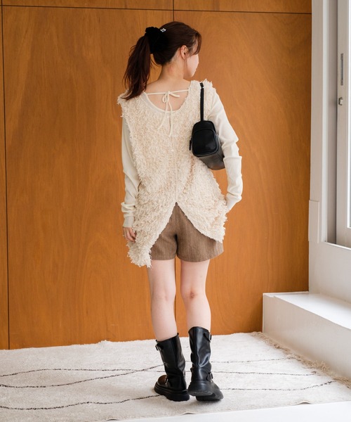 Kastane（カスタネ）の「【裏地なし】ファーロングベスト（ベスト・レディース・アイボリー/ブラック・FREE）」の4枚目の写真