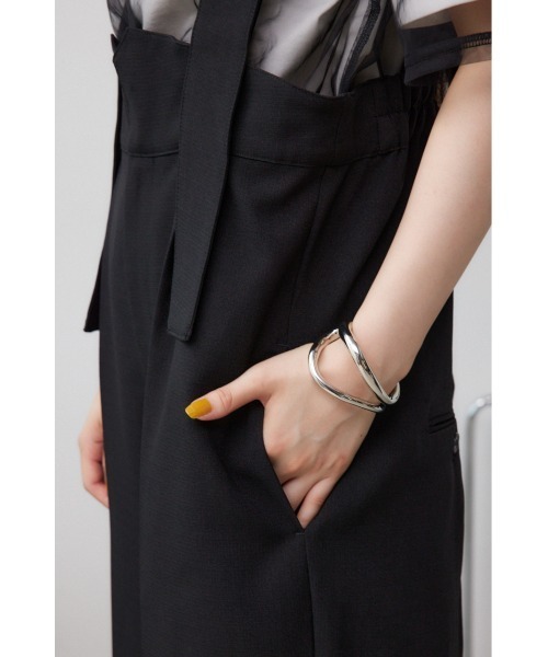 AZUL by moussy（アズールバイマウジー）の「リネンライクワイドハイウエストサロペット（つなぎ/オールインワン・レディース・アイボリー/ブラック・SMALL/MEDIUM）」の4枚目の写真