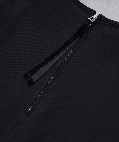 VIS（ビス）の「後ろファスナーチュニックブラウスカットソー（Tシャツ/カットソー・レディース・ブラック/オフホワイト/サックスブルー・FREE）」の7枚目の写真