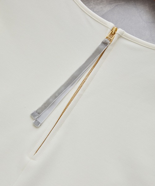 VIS（ビス）の「後ろファスナーチュニックブラウスカットソー（Tシャツ/カットソー・レディース・ブラック/オフホワイト/サックスブルー・FREE）」の5枚目の写真