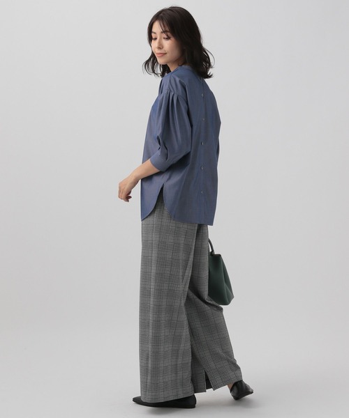 Elura（エルーラ）の「アイロンいらず袖コンブラウス/133661（シャツ/ブラウス・レディース・ブラック系その他/ホワイト/ブルー・FREE）」の18枚目の写真