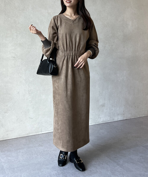 Chez toi（シェトワ）の「スエード×リブ前後2WAYワンピース（ワンピース・レディース・チャコールグレー/モカ/グレイッシュベージュ・FREE）」の14枚目の写真