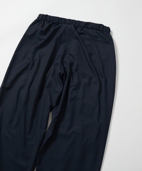 FREAK'S STORE（フリークスストア）の「限定展開 ワイドシルエット TR クライミングスラックス（スラックス・メンズ・チャコールグレー/グレー/ブラック/ベージュ/ネイビー・SMALL/LARGE/MEDIUM）」の16枚目の写真