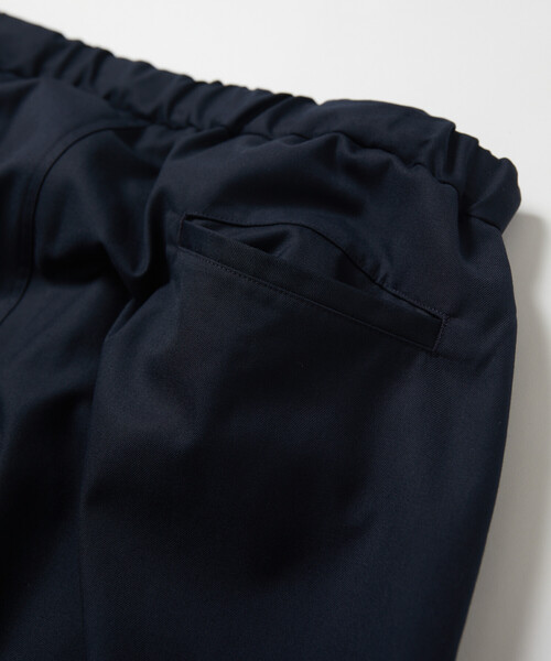 FREAK'S STORE（フリークスストア）の「限定展開 ワイドシルエット TR クライミングスラックス（スラックス・メンズ・チャコールグレー/グレー/ブラック/ベージュ/ネイビー・SMALL/LARGE/MEDIUM）」の17枚目の写真