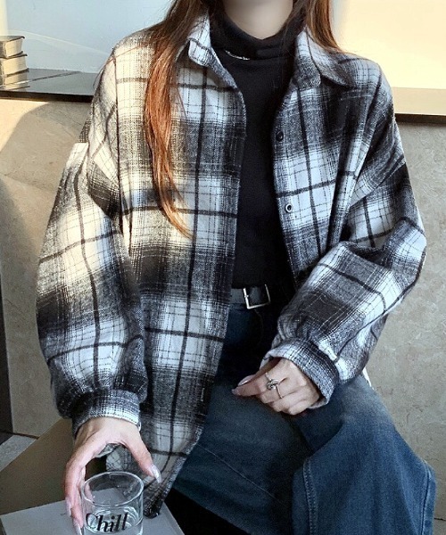 SHEENA（シーナ）の「ソフトタッチボリュームスリーブ起毛チェックシャツ（シャツ/ブラウス・レディース・グレー系その他/グレー/ブラック×ホワイト/グリーン/キャメル/ブラック系・M）」の18枚目の写真