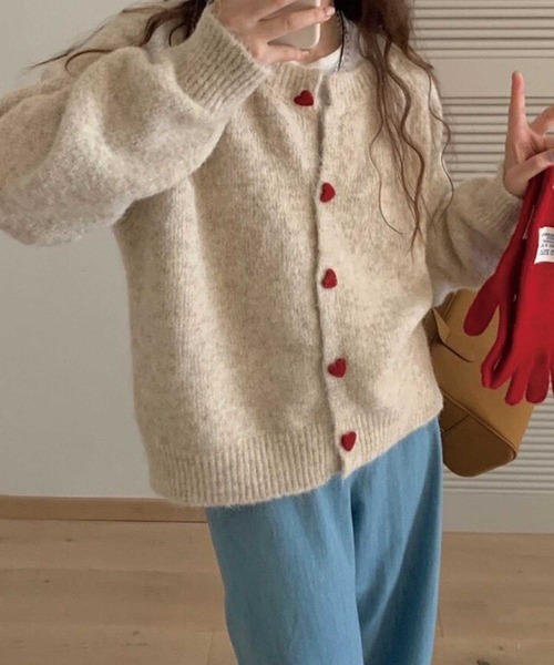 CADBURY（キャドバリー）の「ハート釦カーディガン（カーディガン/ボレロ・レディース・ブラック/グレー/ネイビー/イエロー/ベージュ/ホワイト・FREE）」の4枚目の写真