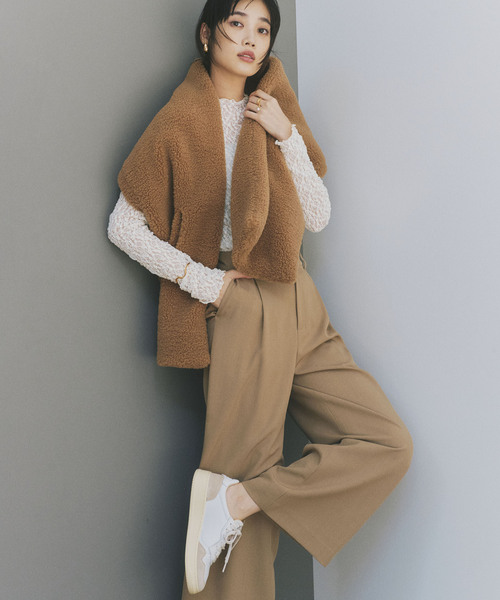 La TOTALITE（ラトータリテ）の「ボアストール（ストール/ショール・レディース・ネイビー/ホワイト/キャメル・FREE）」の3枚目の写真