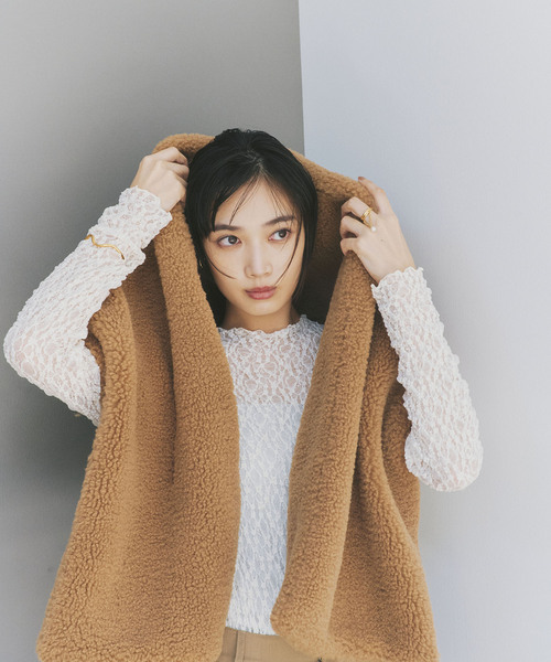 La TOTALITE（ラトータリテ）の「ボアストール（ストール/ショール・レディース・ネイビー/ホワイト/キャメル・FREE）」の10枚目の写真