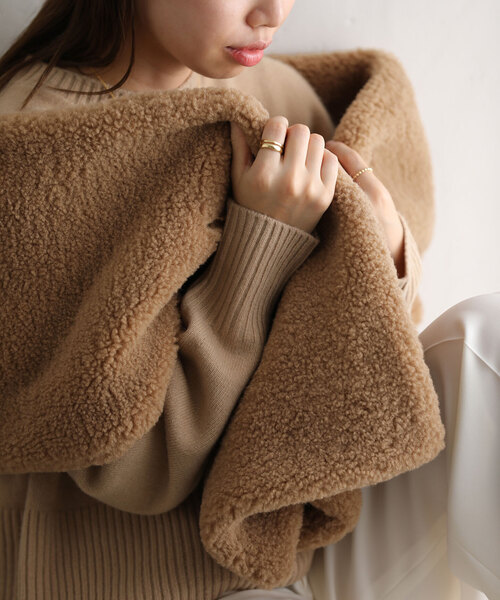 La TOTALITE（ラトータリテ）の「ボアストール（ストール/ショール・レディース・ネイビー/ホワイト/キャメル・FREE）」の14枚目の写真