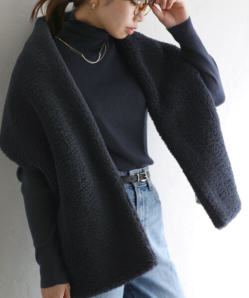 La TOTALITE（ラトータリテ）の「ボアストール（ストール/ショール・レディース・ネイビー/ホワイト/キャメル・FREE）」の21枚目の写真