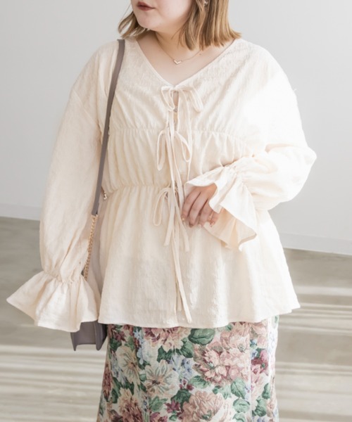 CLETTE(クレット)の「フロントリボンシャーリングブラウス(シャツ/ブラウス・レディース・モカ/アイボリー/ブラック・LL/3L/4L)」の5枚目の写真