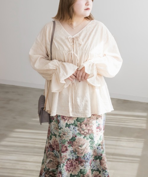 CLETTE(クレット)の「フロントリボンシャーリングブラウス(シャツ/ブラウス・レディース・モカ/アイボリー/ブラック・LL/3L/4L)」の6枚目の写真