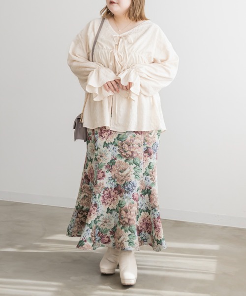 CLETTE(クレット)の「フロントリボンシャーリングブラウス(シャツ/ブラウス・レディース・モカ/アイボリー/ブラック・LL/3L/4L)」の7枚目の写真