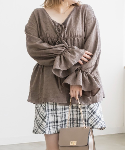 CLETTE(クレット)の「フロントリボンシャーリングブラウス(シャツ/ブラウス・レディース・モカ/アイボリー/ブラック・LL/3L/4L)」の15枚目の写真