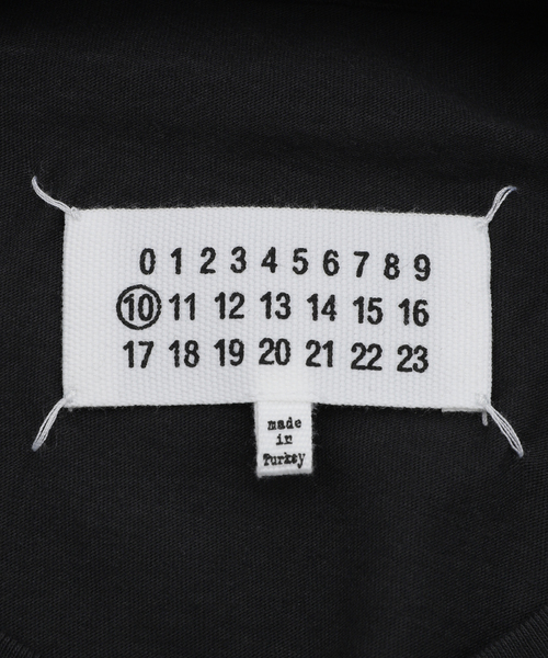 Maison Margiela（メゾンマルジェラ）の「Maison Margiela Washed Tee S50GC0672 / S24347（Tシャツ/カットソー・メンズ・ブラック・LARGE/X-LARGE）」の12枚目の写真