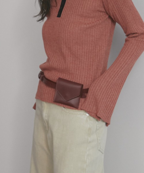 MERLOT（メルロー）の「フェイクレザーウエストミニポーチ（ボディバッグ/ウエストポーチ・レディース・ブラウン/ブラック・FREE）」の9枚目の写真