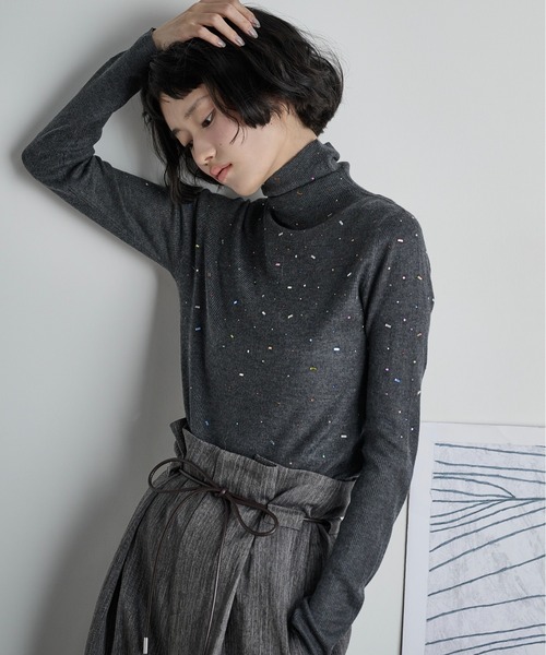 THE YOn（ザヨン）の「カラフルビジューウールブレンドハイネック