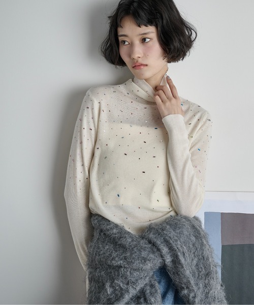 THE YOn（ザヨン）の「カラフルビジューウールブレンドハイネックリブニットトップス（ニット/セーター・レディース・グレー/チャコールグレー/アイボリー/ブラック・FREE）」の21枚目の写真