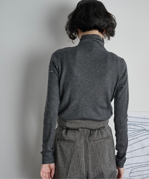 THE YOn（ザヨン）の「カラフルビジューウールブレンドハイネックリブニットトップス（ニット/セーター・レディース・グレー/チャコールグレー/アイボリー/ブラック・FREE）」の10枚目の写真