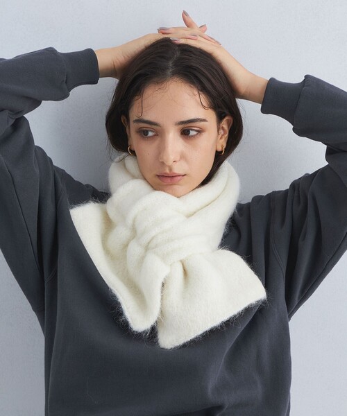 green label relaxing（グリーンレーベルリラクシング）の「アルパカ シャギー マフラー（マフラー・レディース・ライトブルー/オフホワイト/ライトグレー・FREE）」の2枚目の写真