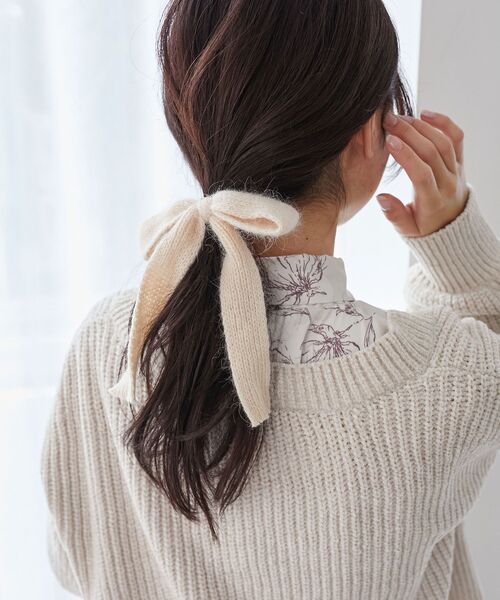 MAJESTIC LEGON（マジェスティックレゴン）の「ニットリボンヘアアクセ（その他ヘアアクセサリー・レディース・ブラウン/アイボリー・FREE）」の3枚目の写真