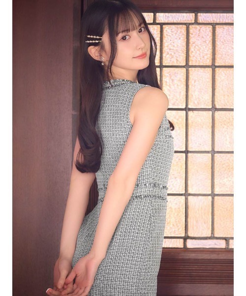 DAZZY(デイジー)の「【デートにも使える上品デザイン】女らしさと肌見せの絶妙バランス◎フリンジ ツイード ライン ボタン ビジュー ノースリーブ タイト ミニドレス(ドレス・レディース・ブラック/アイボリー・L/S/M)」の7枚目の写真