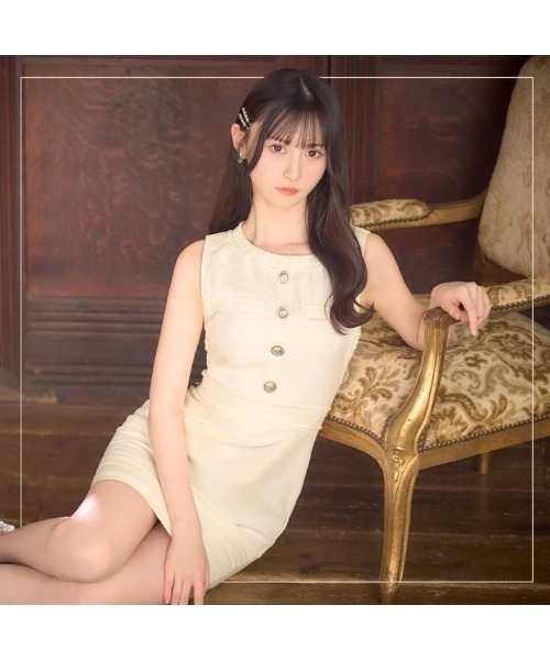 DAZZY(デイジー)の「【デートにも使える上品デザイン】女らしさと肌見せの絶妙バランス◎フリンジ ツイード ライン ボタン ビジュー ノースリーブ タイト ミニドレス(ドレス・レディース・ブラック/アイボリー・L/S/M)」の13枚目の写真