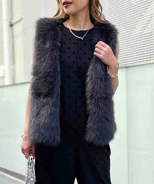 PICCIN（ピッチン）の「フェイクファーベスト（ベスト・レディース・アイボリー/グレー/ブラウン・M）」の3枚目の写真