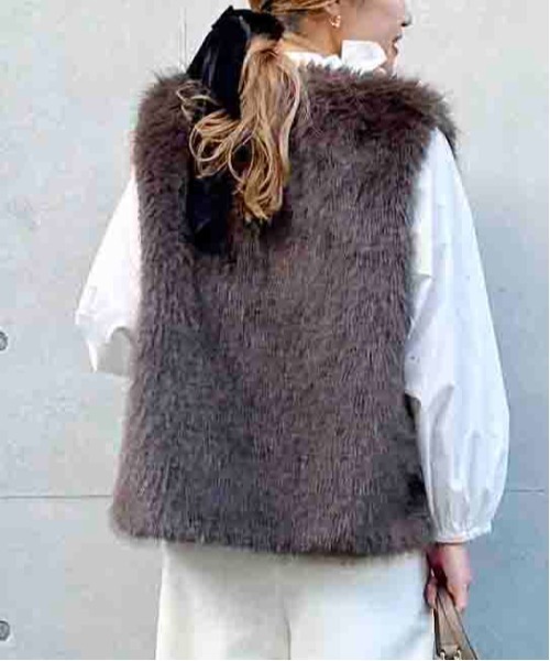 PICCIN（ピッチン）の「フェイクファーベスト（ベスト・レディース・アイボリー/グレー/ブラウン・M）」の14枚目の写真