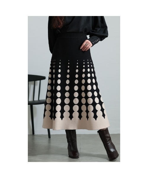 Sawa a la mode（サワアラモード）の「ドット柄グラデーションニットフレアスカート（スカート・レディース・ブラウン/ベージュ・FREE）」の3枚目の写真