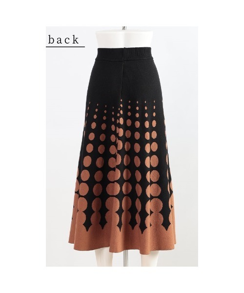 Sawa a la mode（サワアラモード）の「ドット柄グラデーションニットフレアスカート（スカート・レディース・ブラウン/ベージュ・FREE）」の13枚目の写真