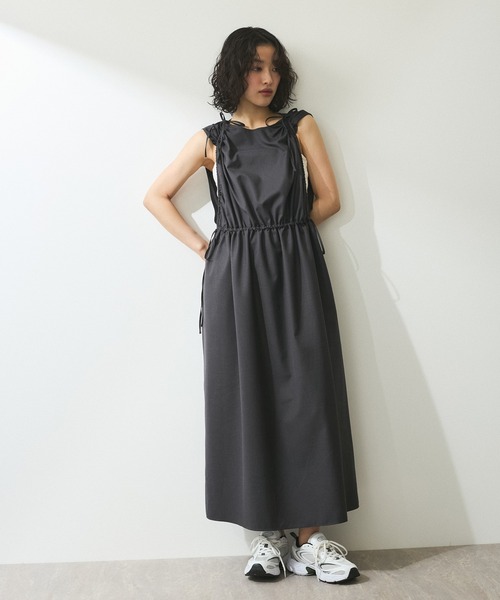 ADAM ET ROPE'(アダムエロペ)の「【ZOZO限定・多サイズ】ドロストリボンワンピース≪Made by ZOZO≫(ワンピース・レディース・ベージュ系その他/ブラック/チャコールグレー・36/34/38)」の1枚目の写真