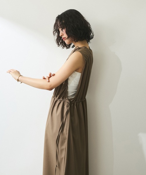 ADAM ET ROPE'(アダムエロペ)の「【ZOZO限定・多サイズ】ドロストリボンワンピース≪Made by ZOZO≫(ワンピース・レディース・ベージュ系その他/ブラック/チャコールグレー・36/34/38)」の21枚目の写真
