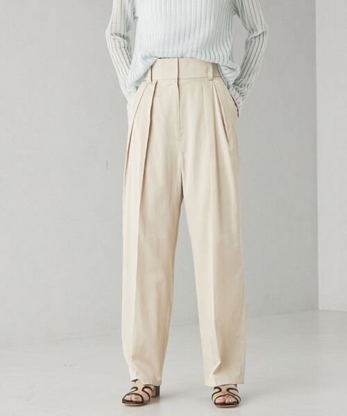 EMMEL REFINES（エメルリファインズ）の「＜EMMEL REFINES＞EM サテン 2タック テーパードパンツ（スラックス・レディース・シャーベット/ナチュラル/ダークグリーン・M/S/XS）」の2枚目の写真